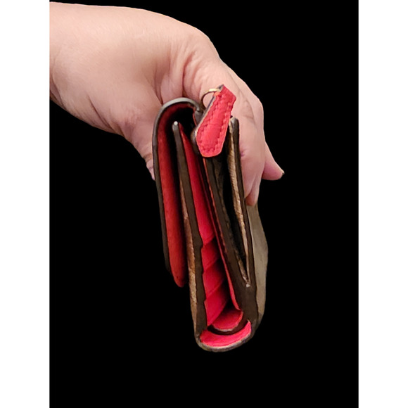 Coach Peyton Signature checkbook Wallet - Picture 8 of 9